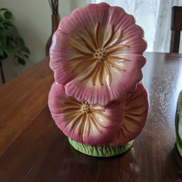 Decanter with Lid and Vase - Picture 8 of 9